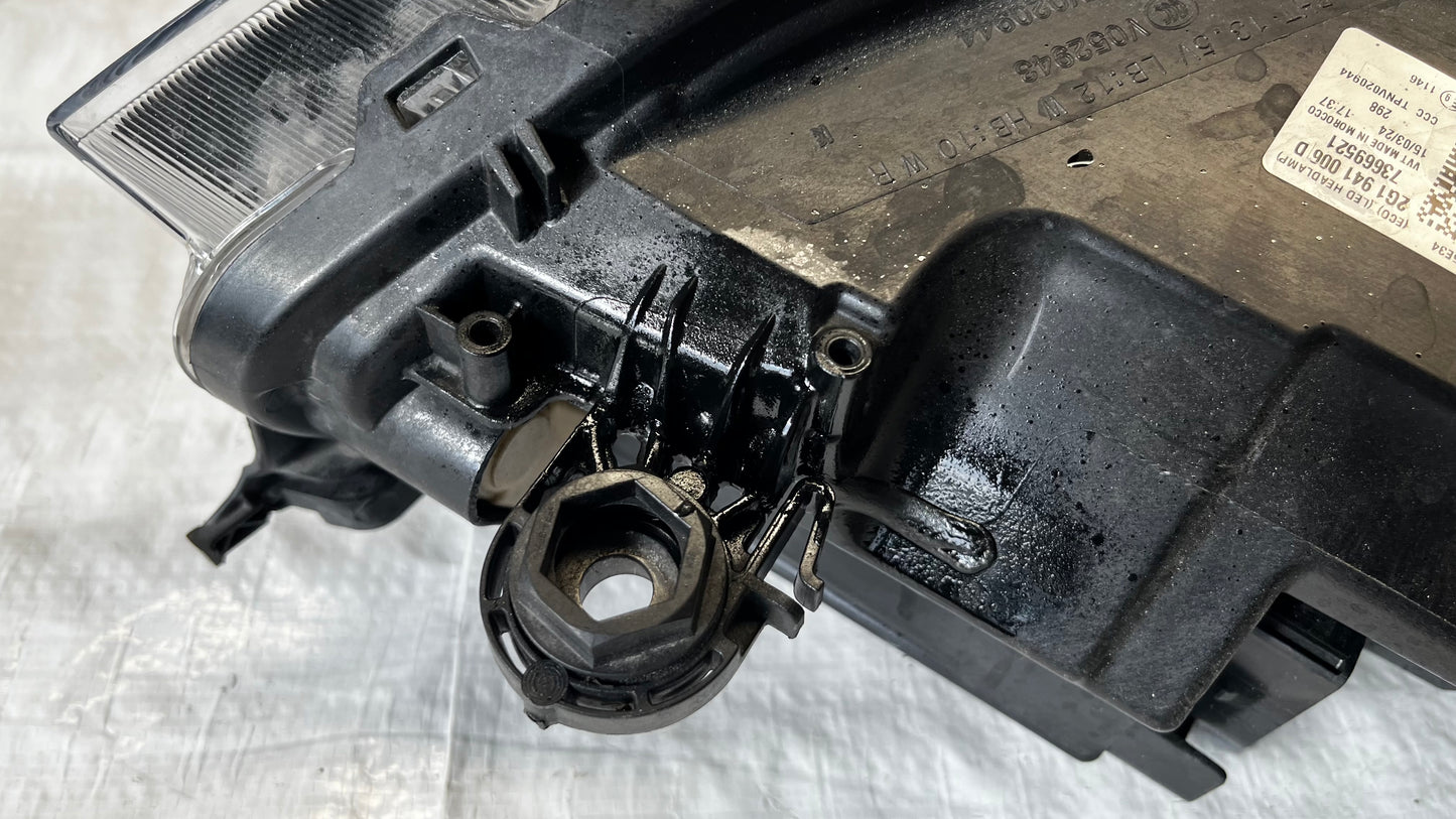 Volkswagen Polo 2G десен фар