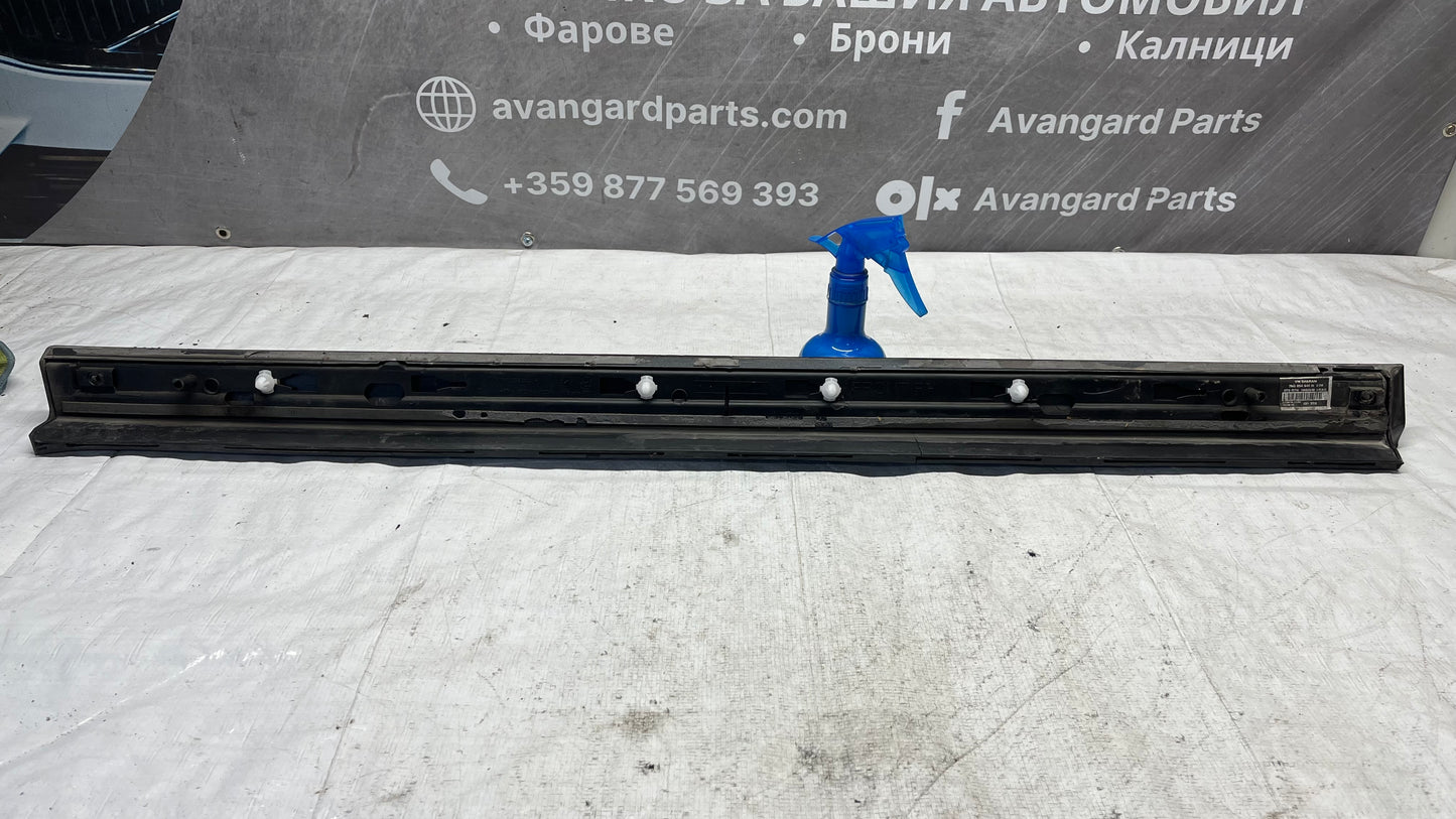 Volkswagen Sharan 11- декоративна лайстна предна дясна