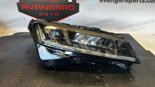 Skoda Superb 3 Lift 19- десен фар