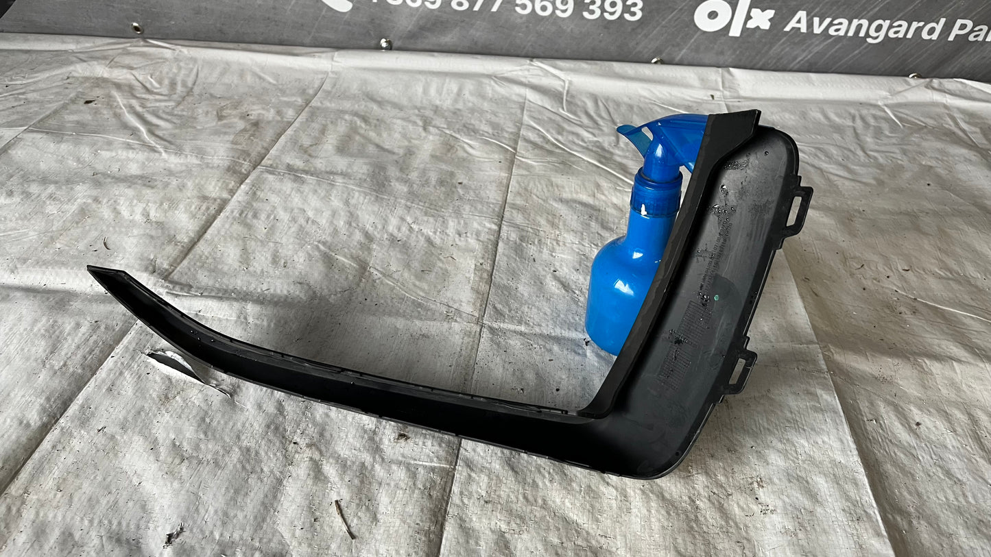 Лайстна от предна броня BMW 1 F40 2019-