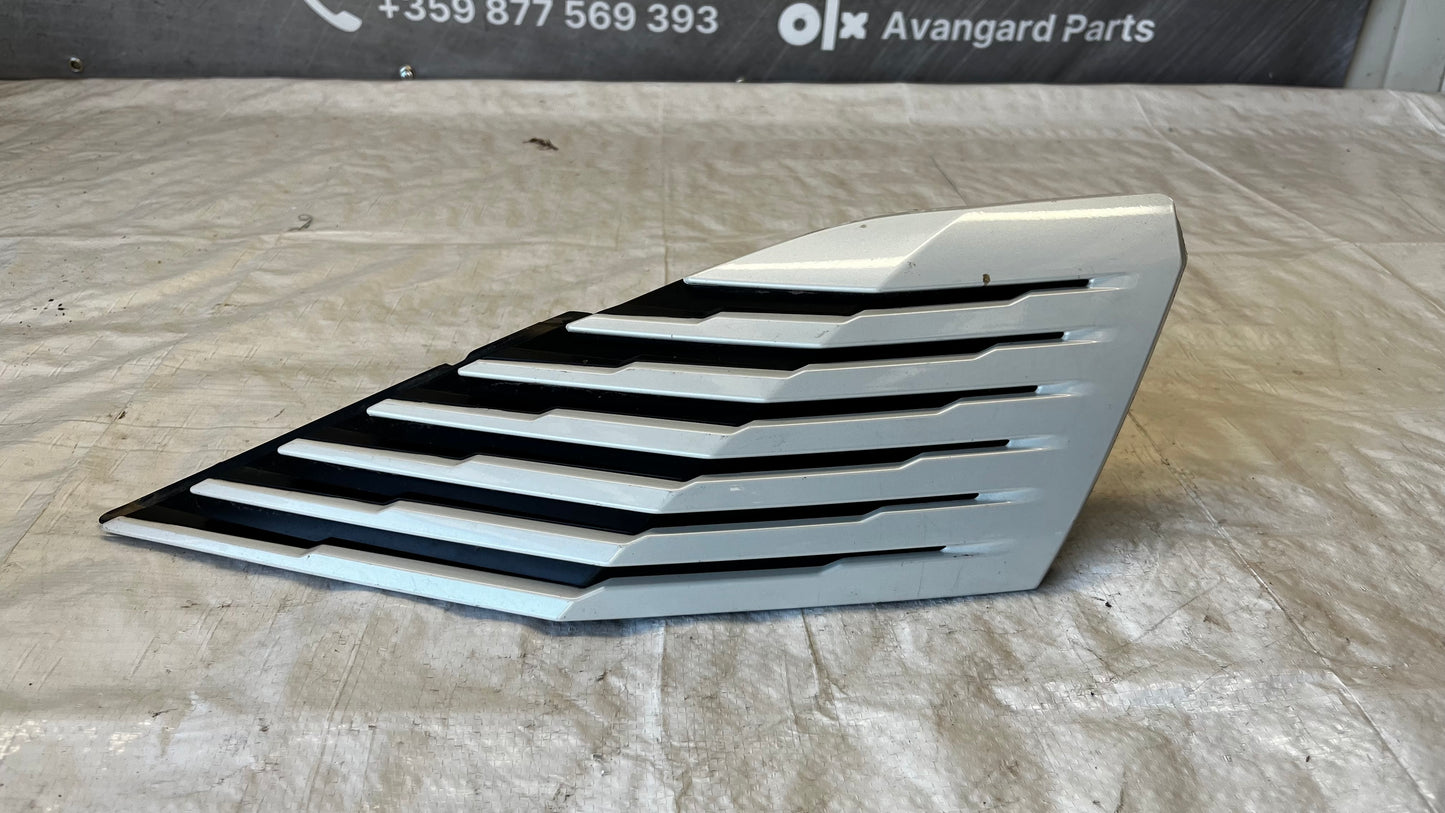 Peugeot 5008 2 лява решетка на предна броня