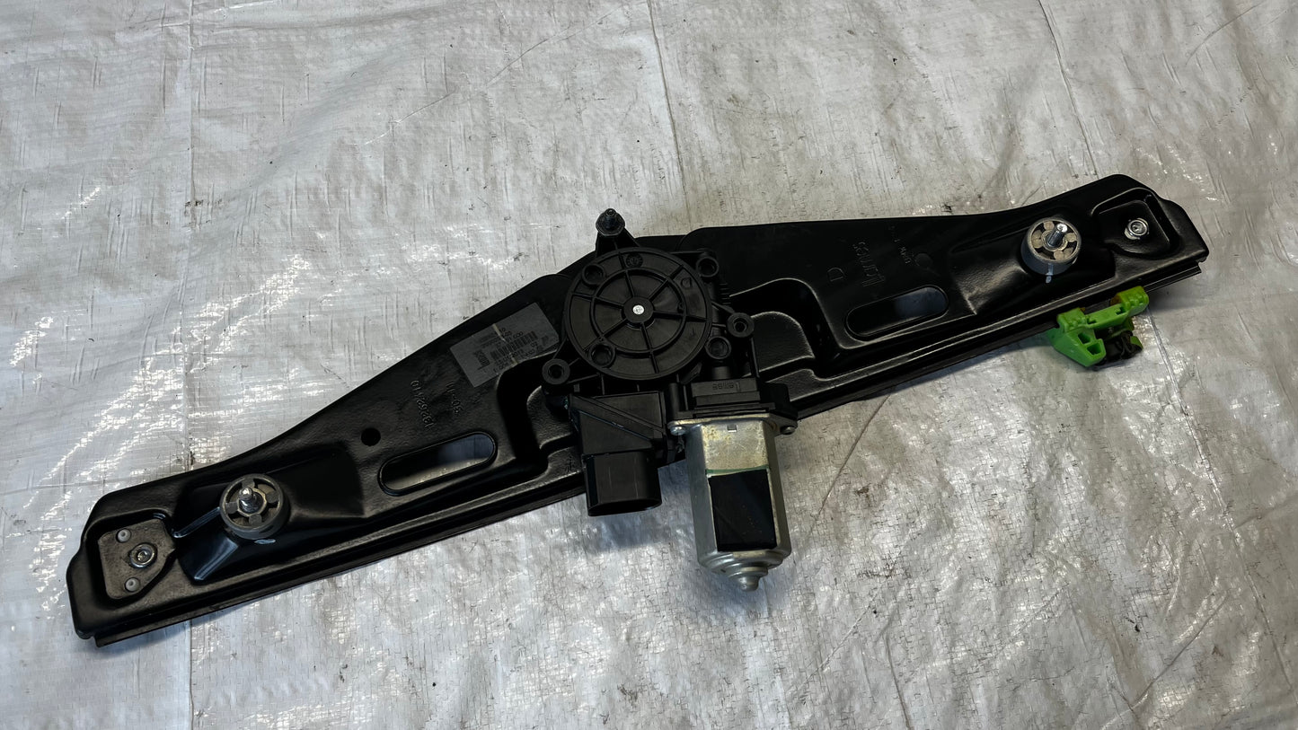 BMW X1 E84 моторче заден десен стъклоповдигач