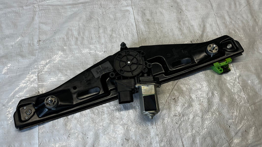 BMW X1 E84 моторче заден десен стъклоповдигач