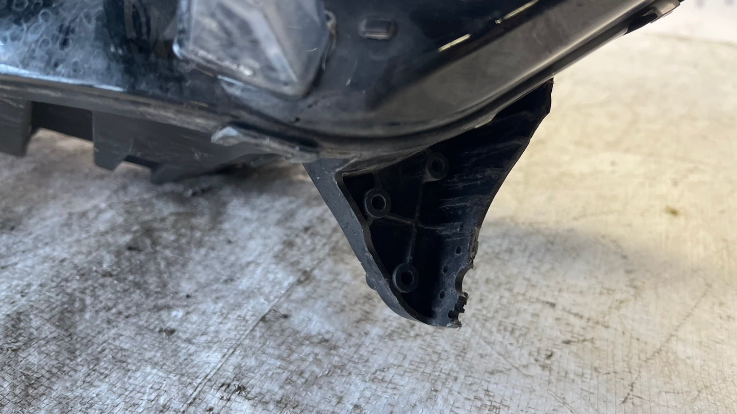 Dacia Sandero 3 десен фар