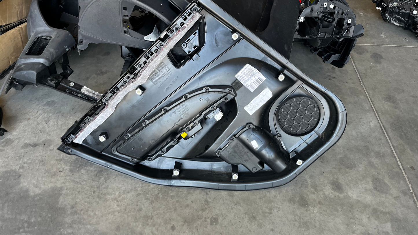 Suzuki Swift 2 кора задна лява врата