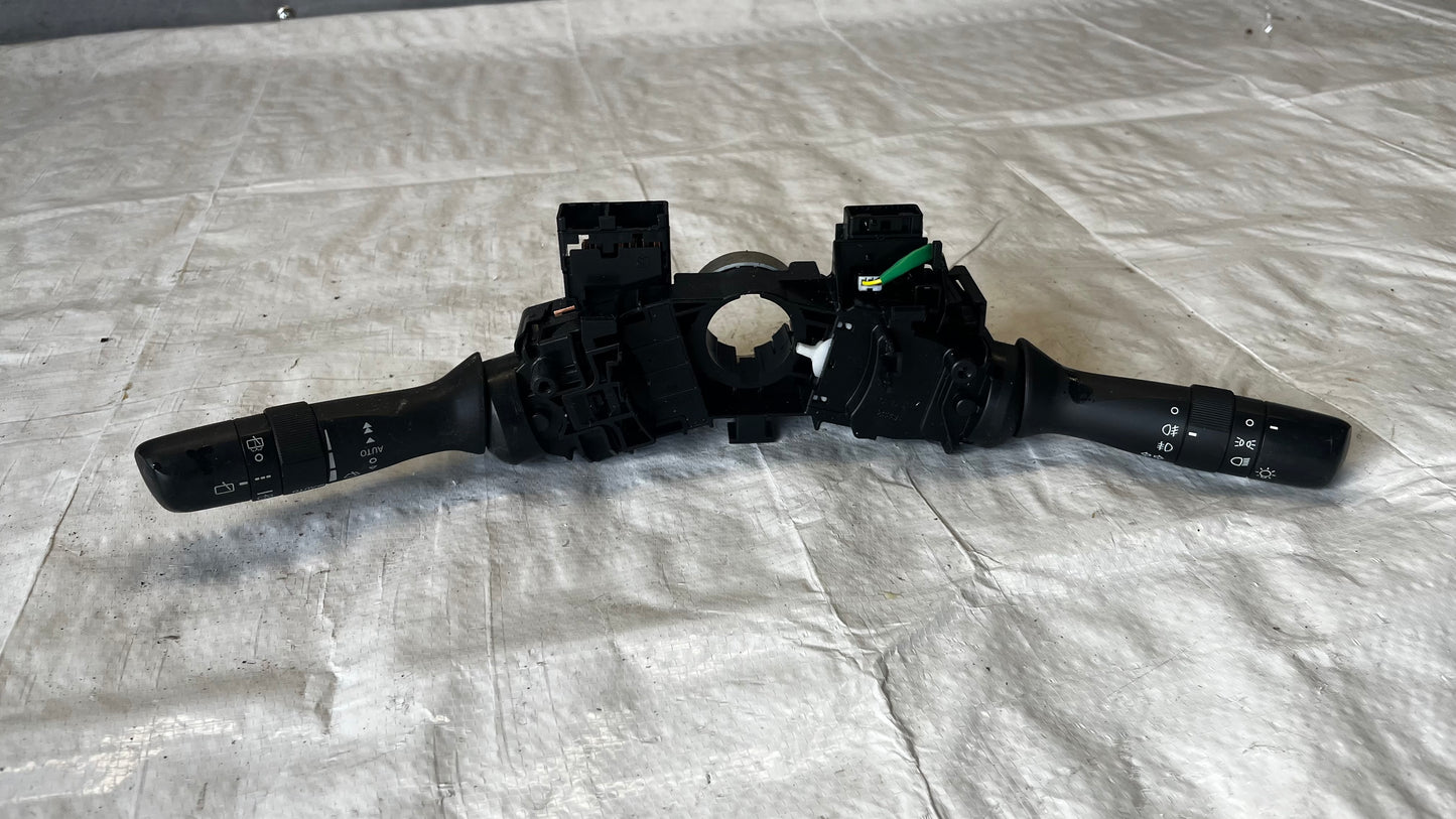 Toyota Yaris 2015 лостчета за волан