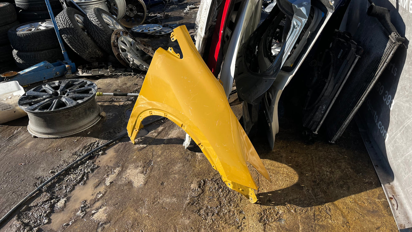 Toyota Prius ZVW60 десен калник