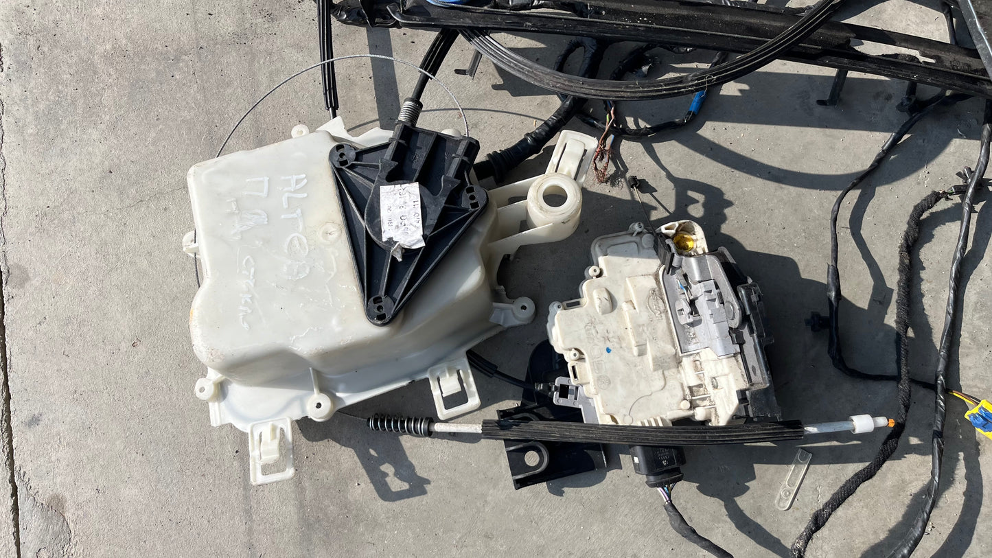 Seat Toledo 3 механизъм преден ляв стъклоповдигач