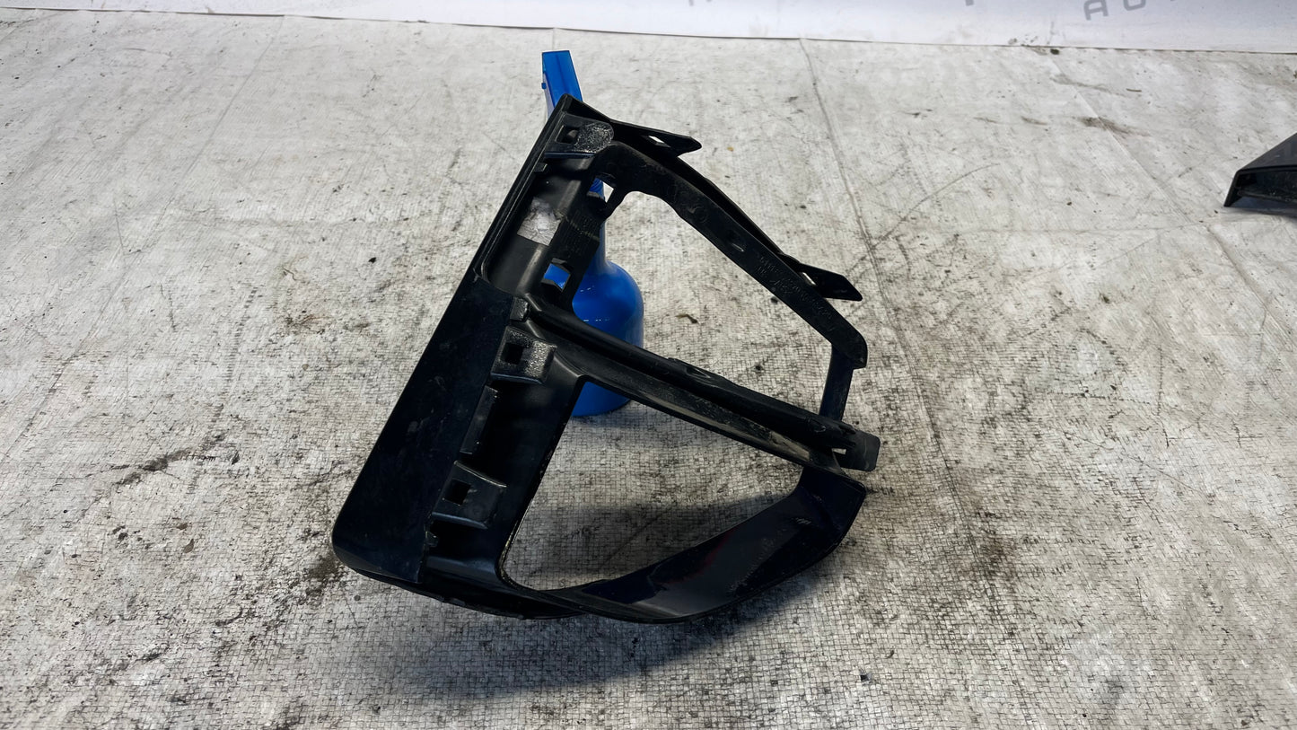 Лява основа за халоген BMW M50 G05 2019