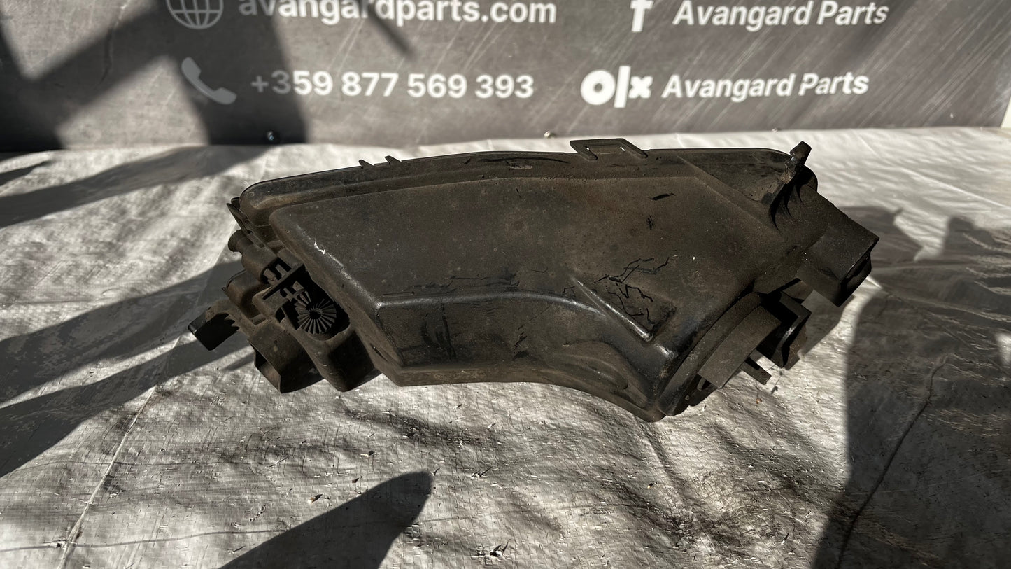 Volkswagen T6 десен халоген