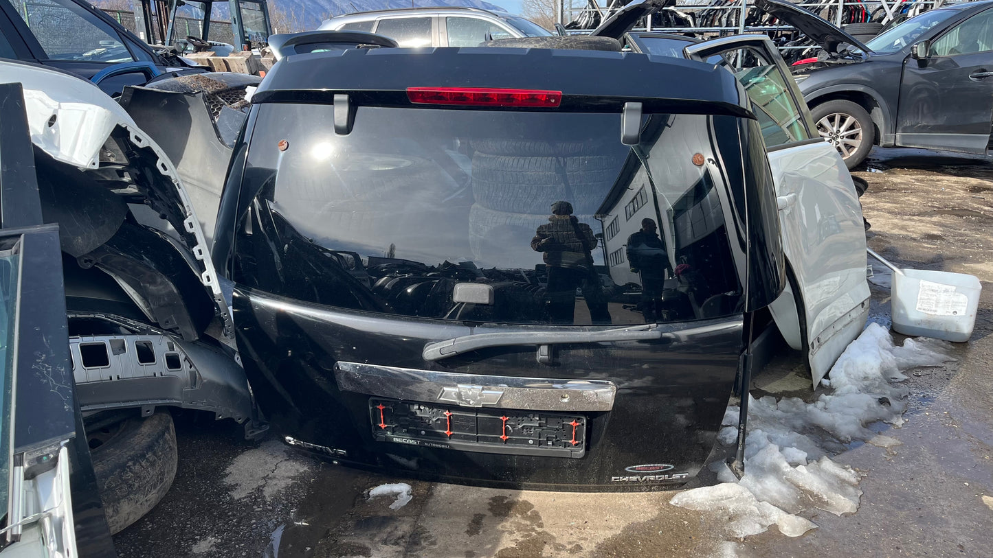 Chevrolet Captiva 06- багажна врата
