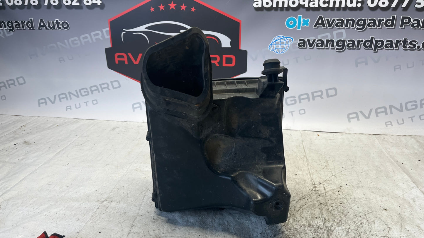 Opel Zafira C кутия въздушен филтър