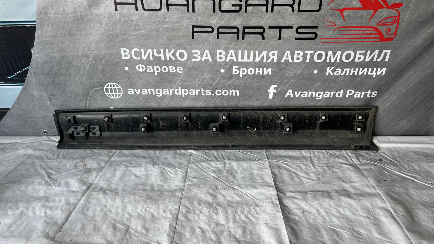 Декорстивна лайстна на предна дясна врата Mazda CX5.