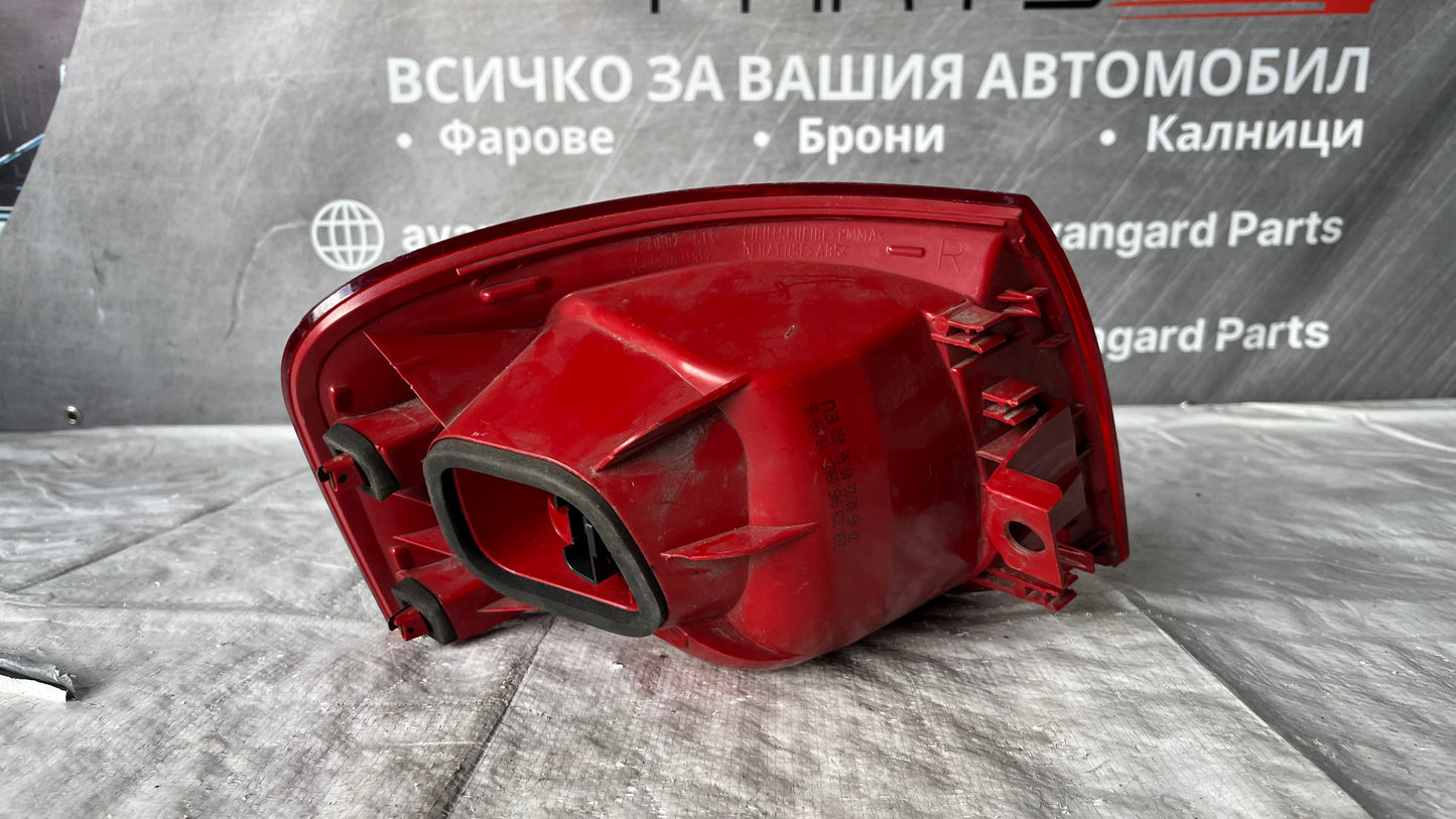 Десен стоп Volkswagen Passat B6 комби 2005-2011