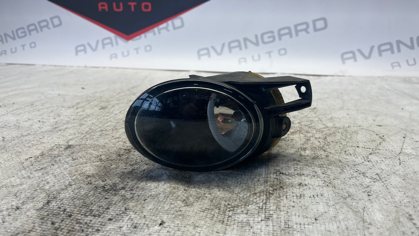 Volkswagen Passat B6 ляв халоген