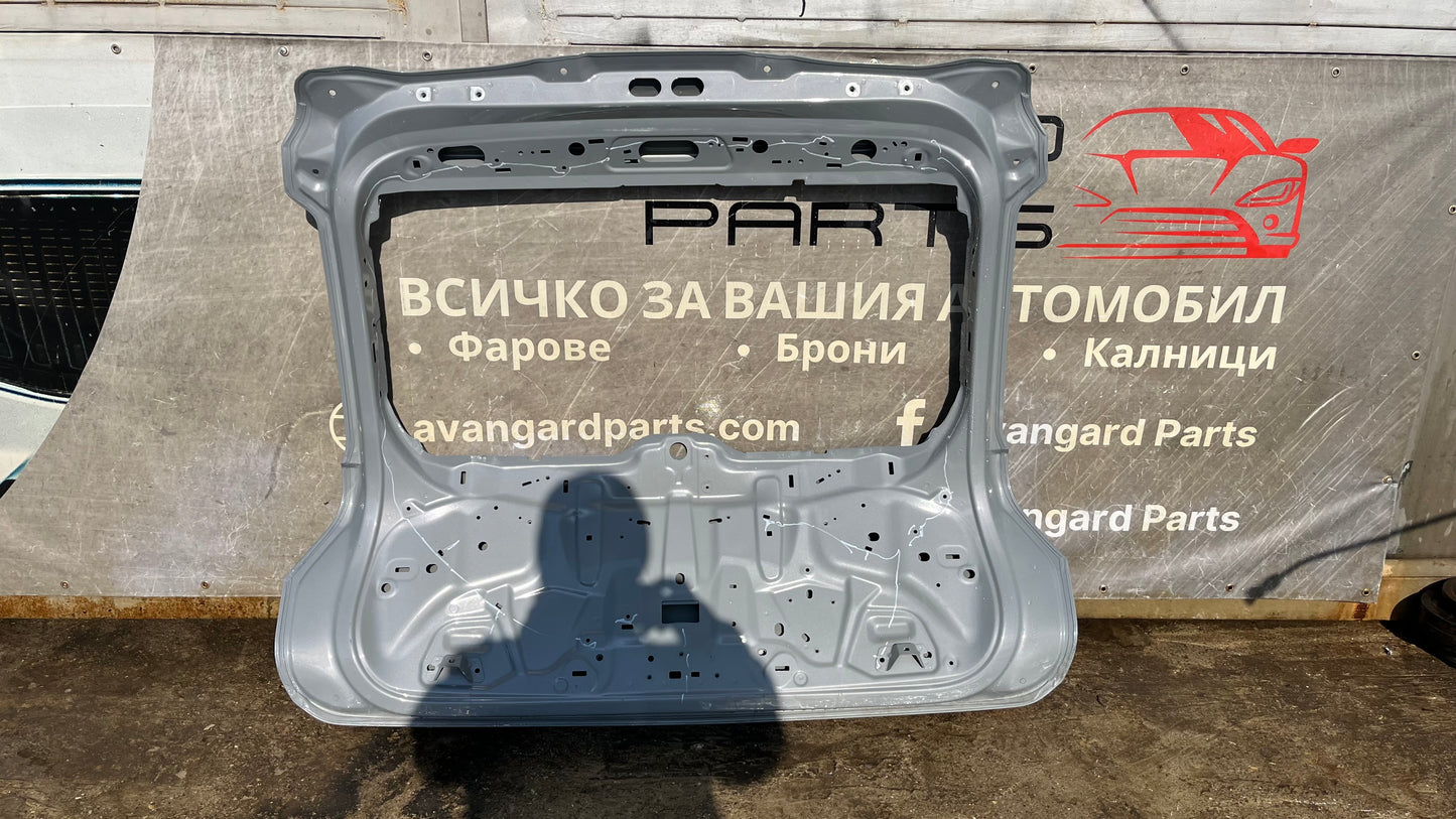 Багажна врата Volvo XC40 2018-2022