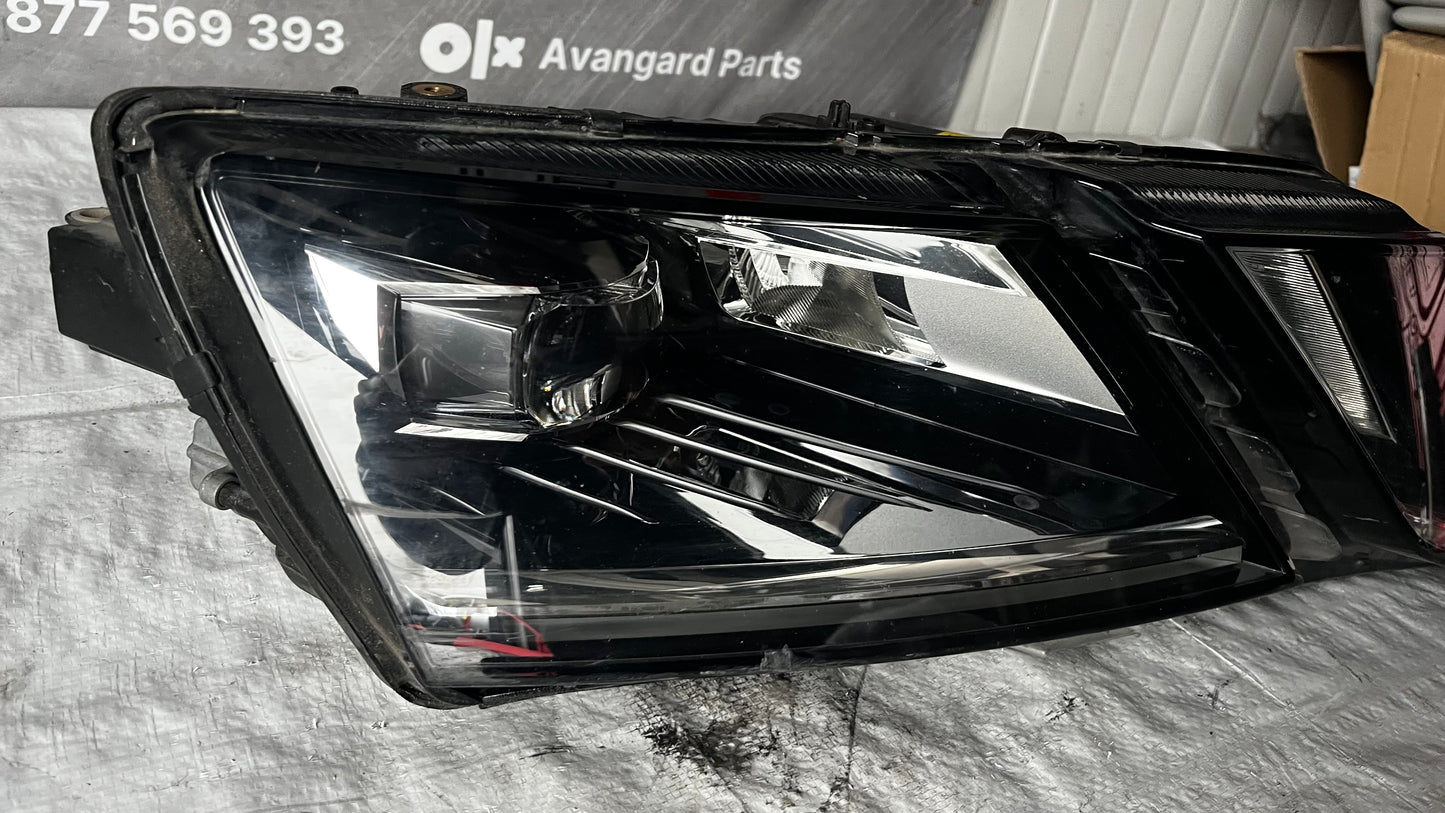 Skoda Octavia 3 десен фар