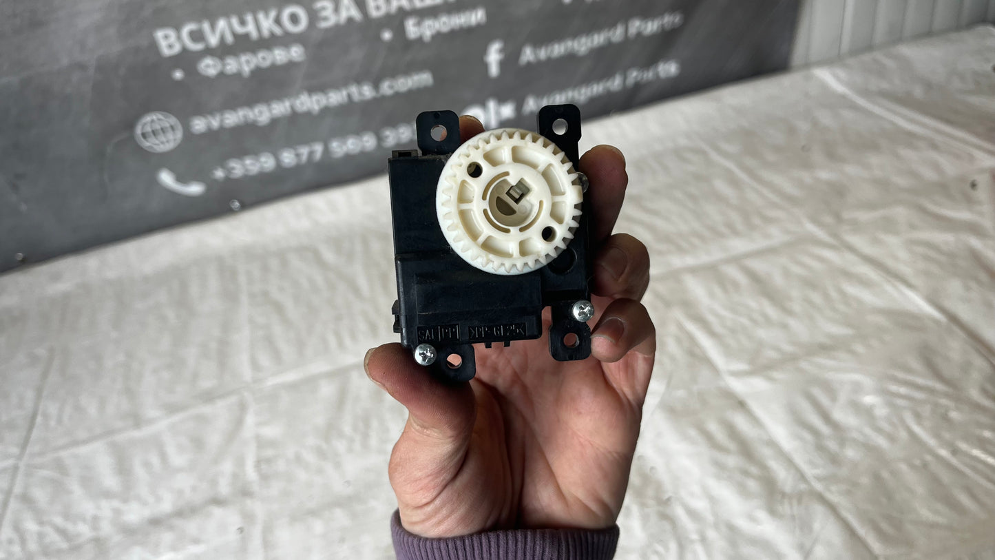 Toyota CHR моторче климатик