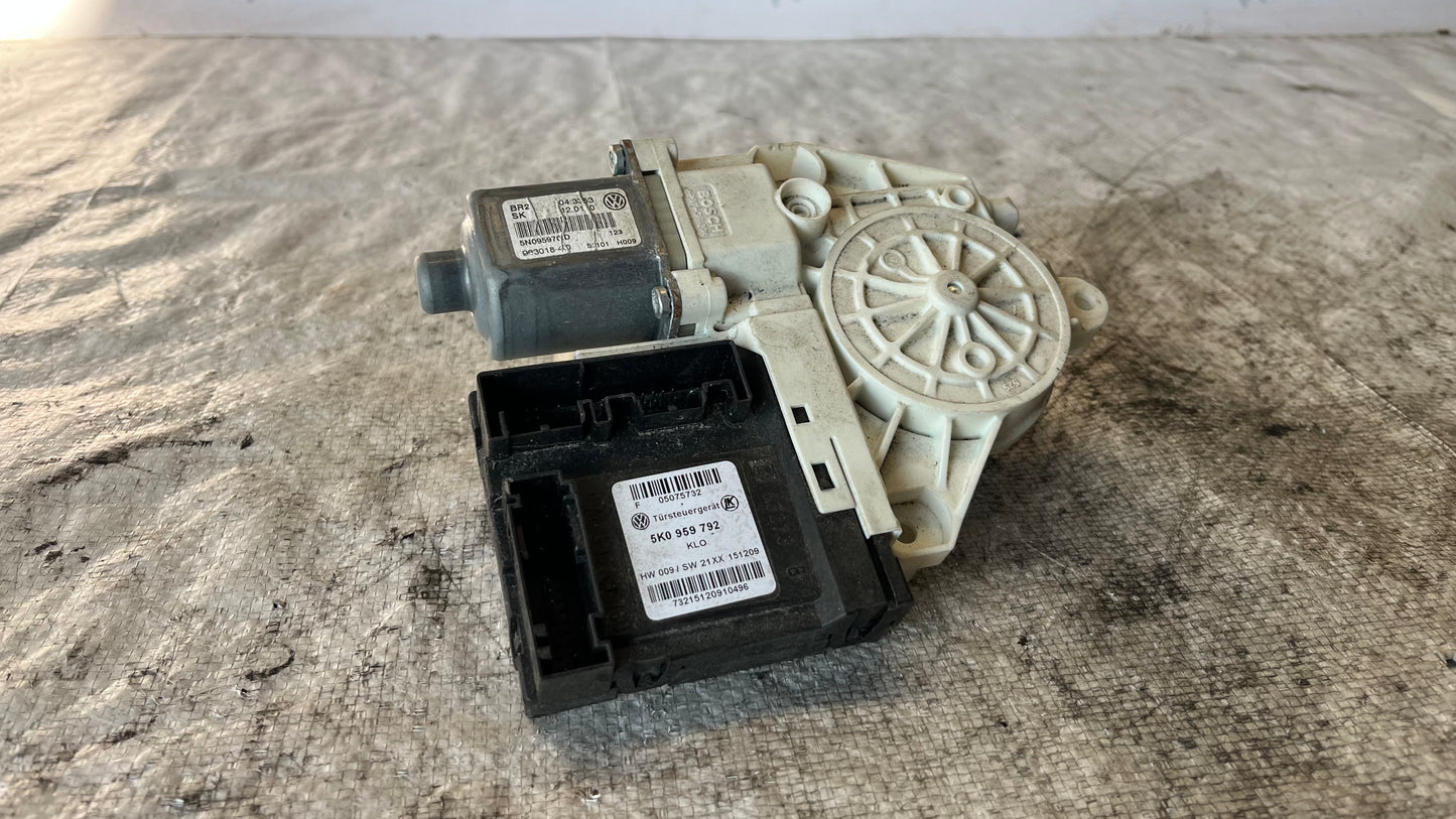 Volkswagen Touran 03- моторче предно дясно стъкло