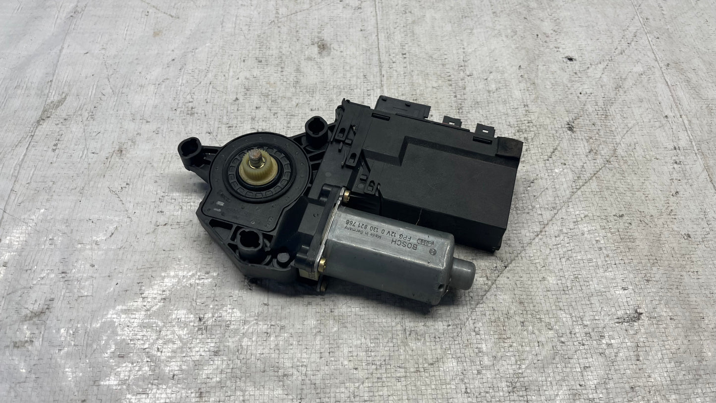 Peugeot 307 2003- моторче за преден десен стъклоповдигач