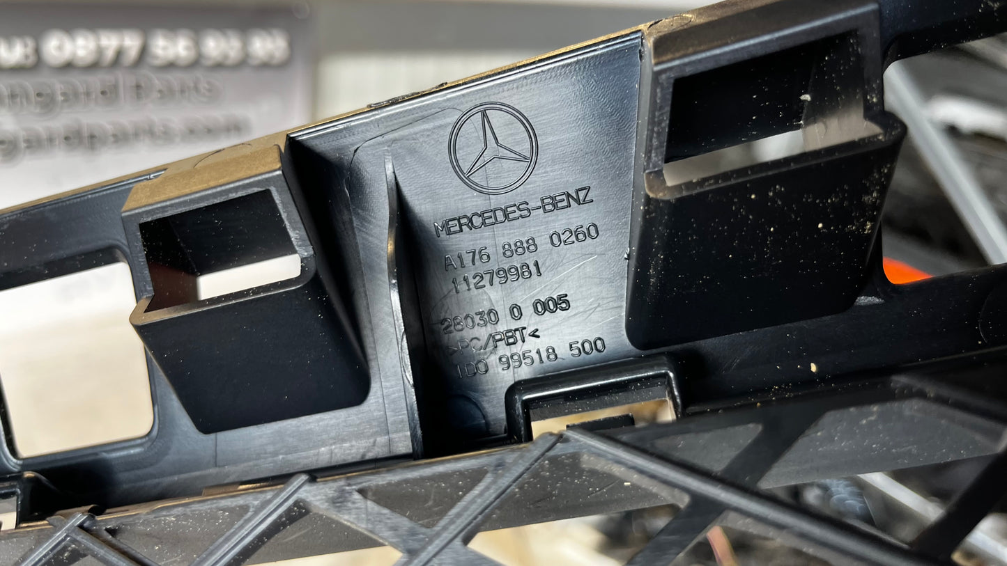 Mercedes A W176 предна решетка