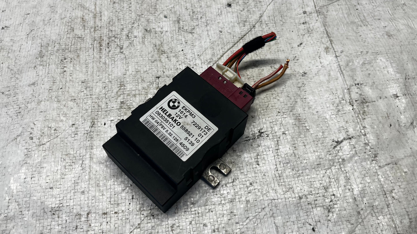 BMW реле горивна помпа