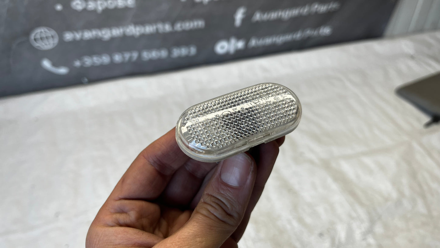 Dacia Logan страничен мигач