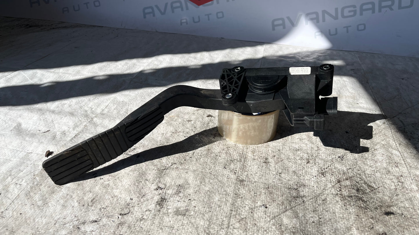 Chevrolet Captiva 06- педал за газ