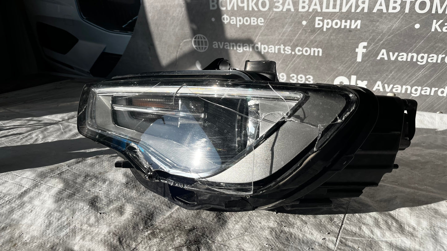 Audi A3 8V десен фар