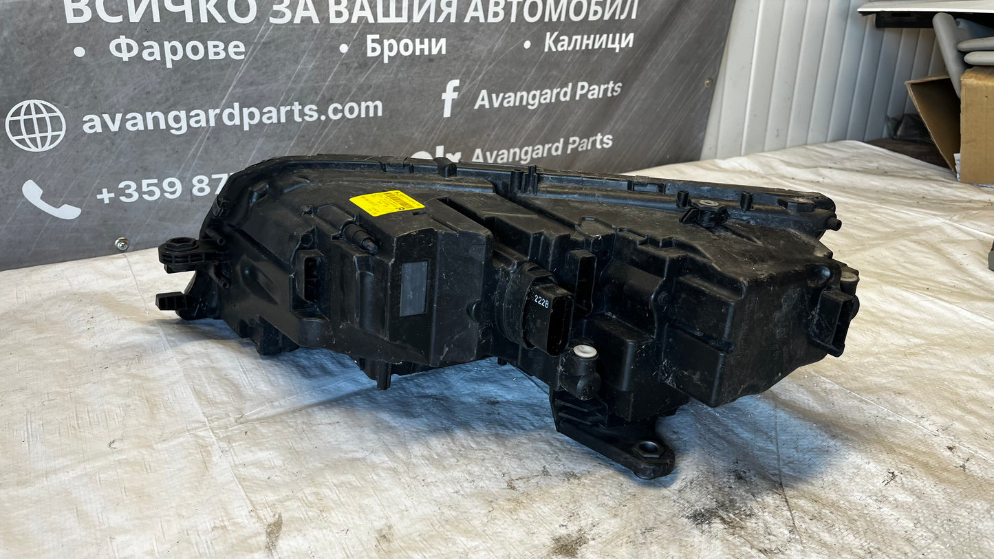 Skoda Octavia 3 18- десен фар