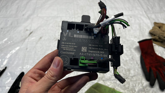 Mercedes W246 модул предна лява врата