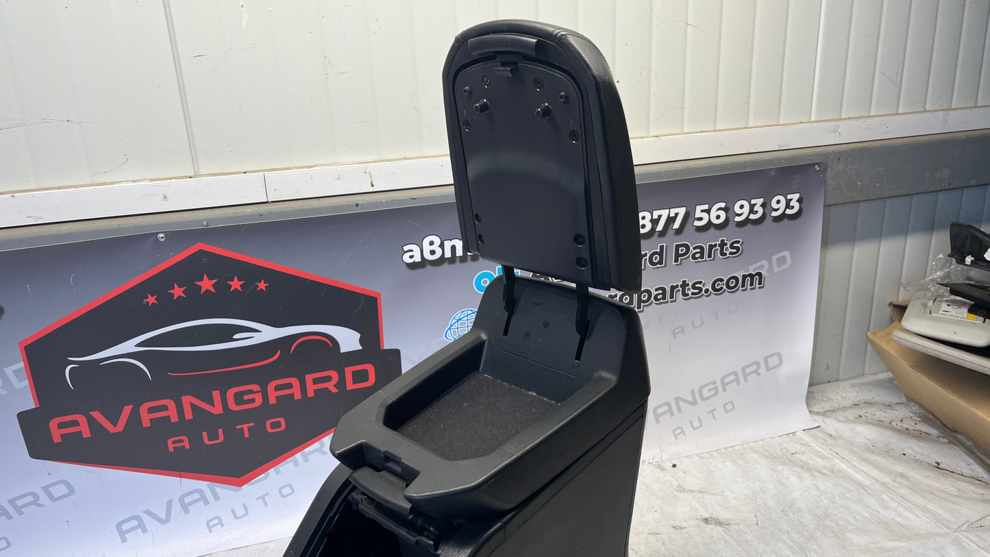 Chevrolet Captiva 06- подлакътник