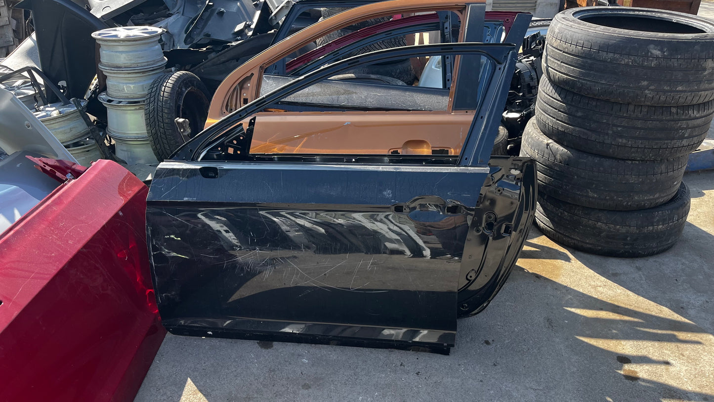 Volkswagen Passat B8 предна лява врата