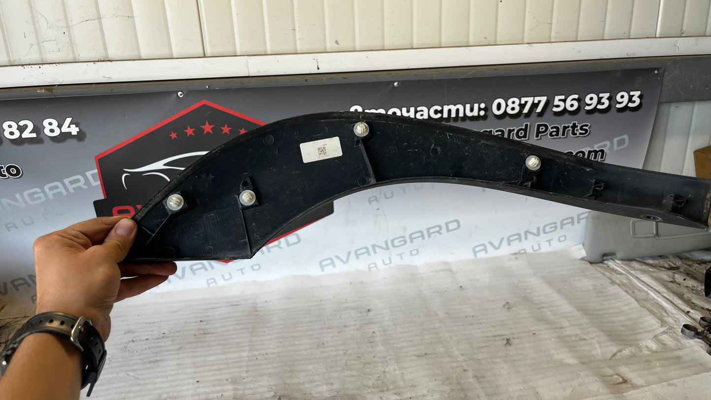 Toyota Yaris Cross вежда задна лява