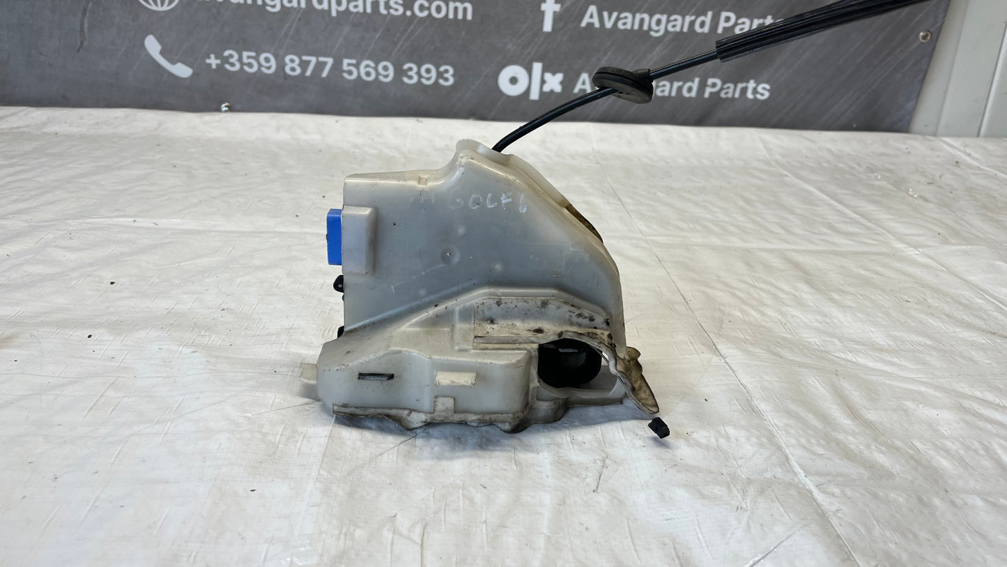 Volkswagen Golf 5 предна дясна брава