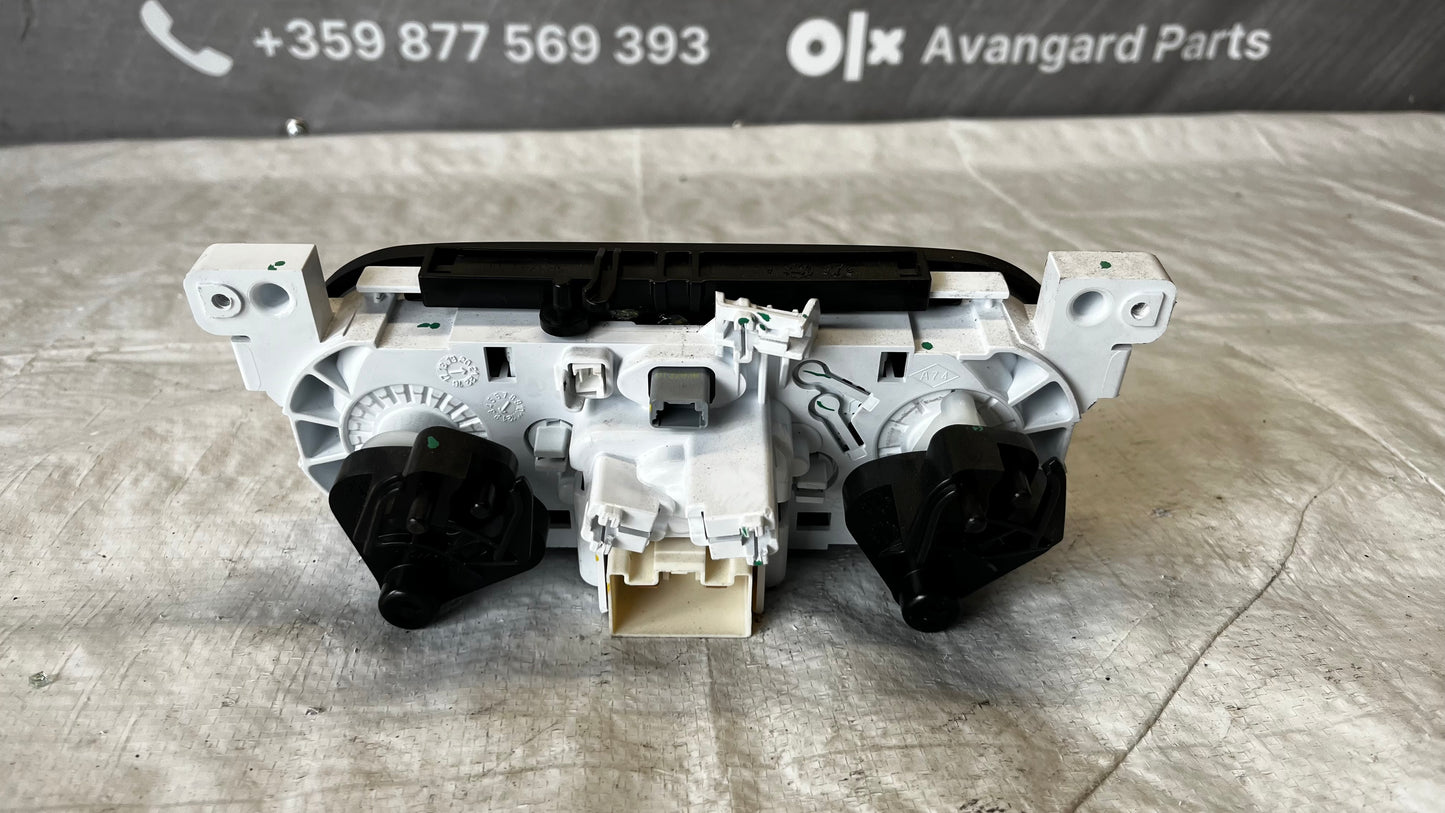 Dacia Duster 10- панел за климатик