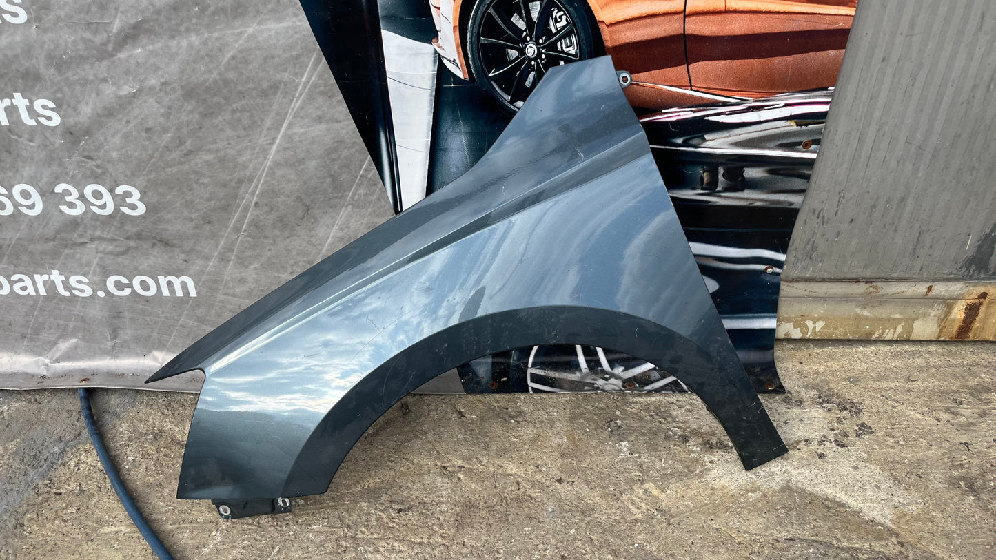 Skoda Fabia 3 ляв калник