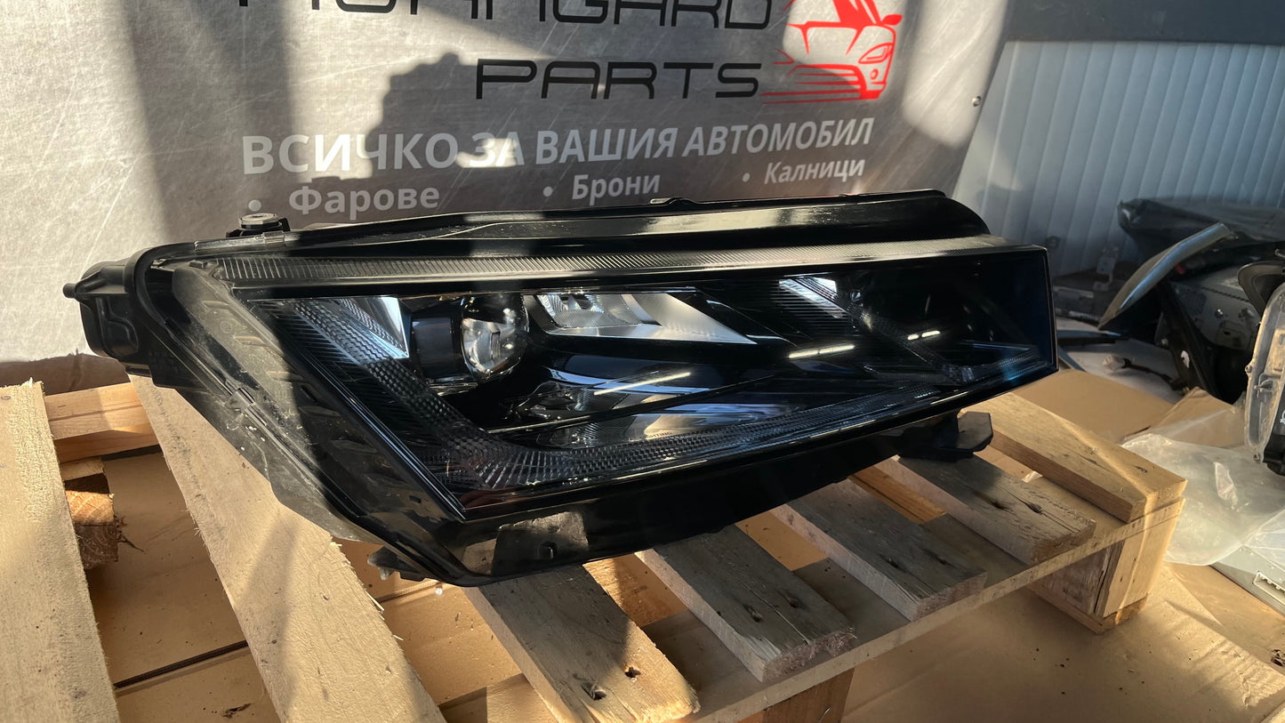 Десен фар Skoda Octavia 2022-