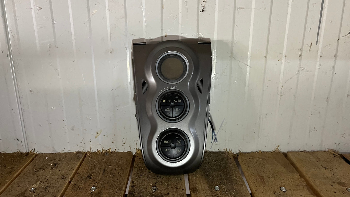 Панел за климатик Toyota Yaris 2005-2013.