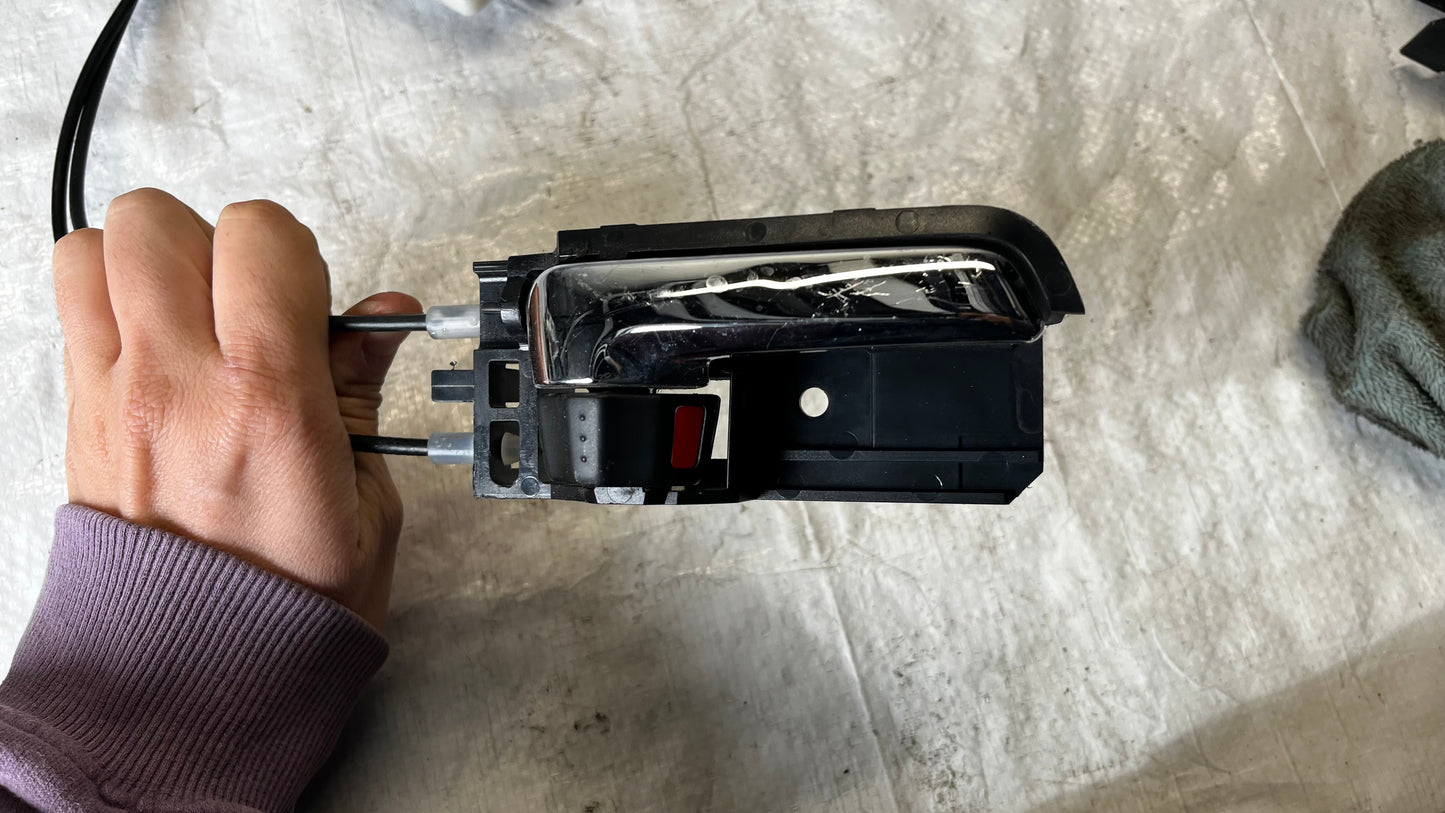 Fiat Sedici предна дясна брава