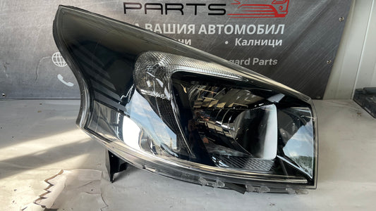 Десен фар Opel Vivaro 2014-2018