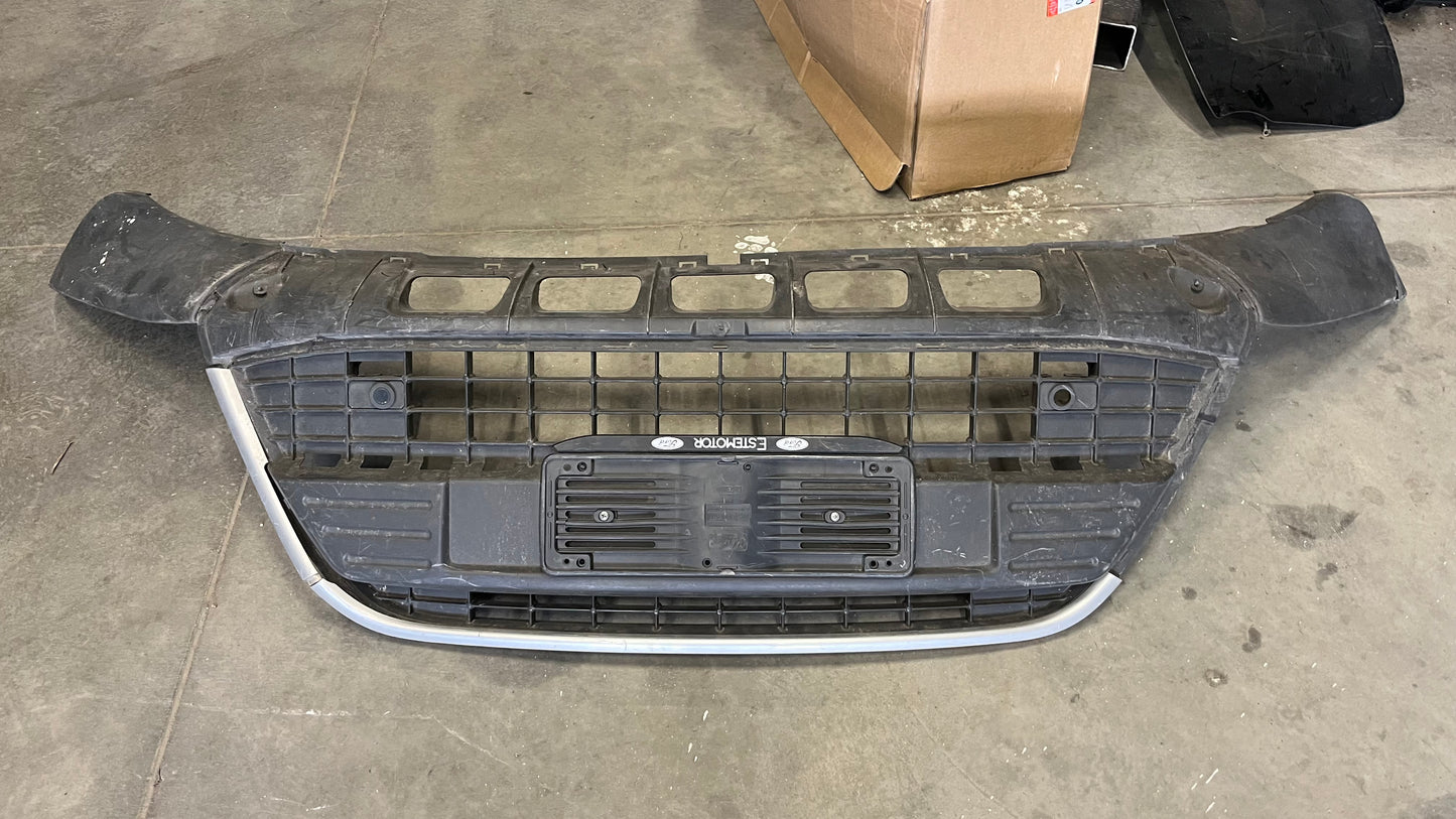 Ford Kuga 1 предна решетка