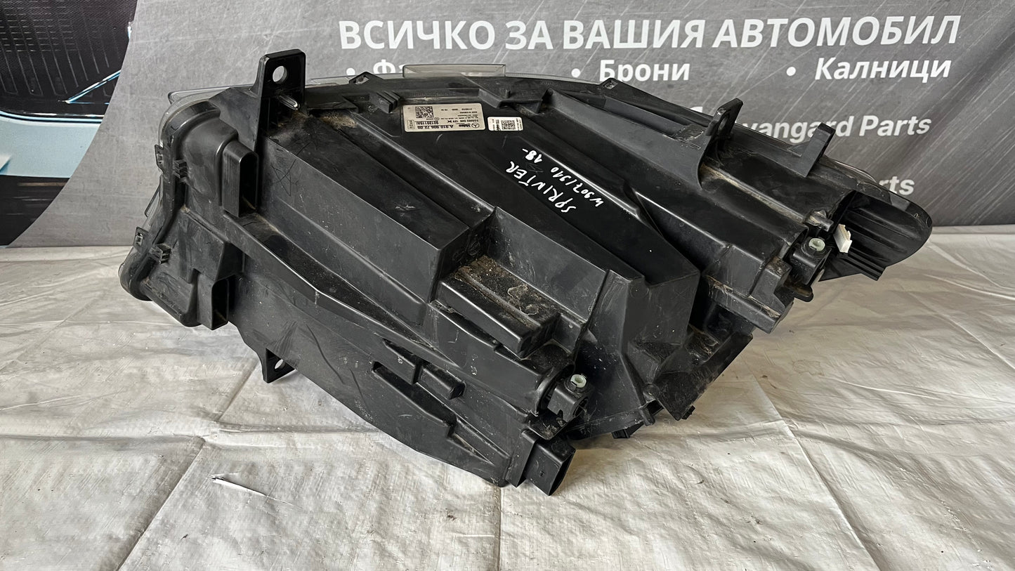 Десен фар Mercedes Sprinter W907/W910 2018-