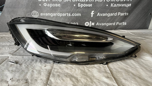 Десен фар Tesla X 2015-