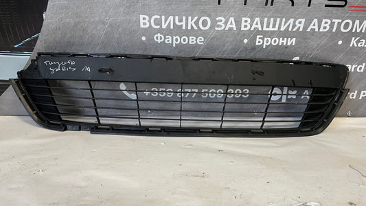 Решетка Toyota Yaris 2011-2014