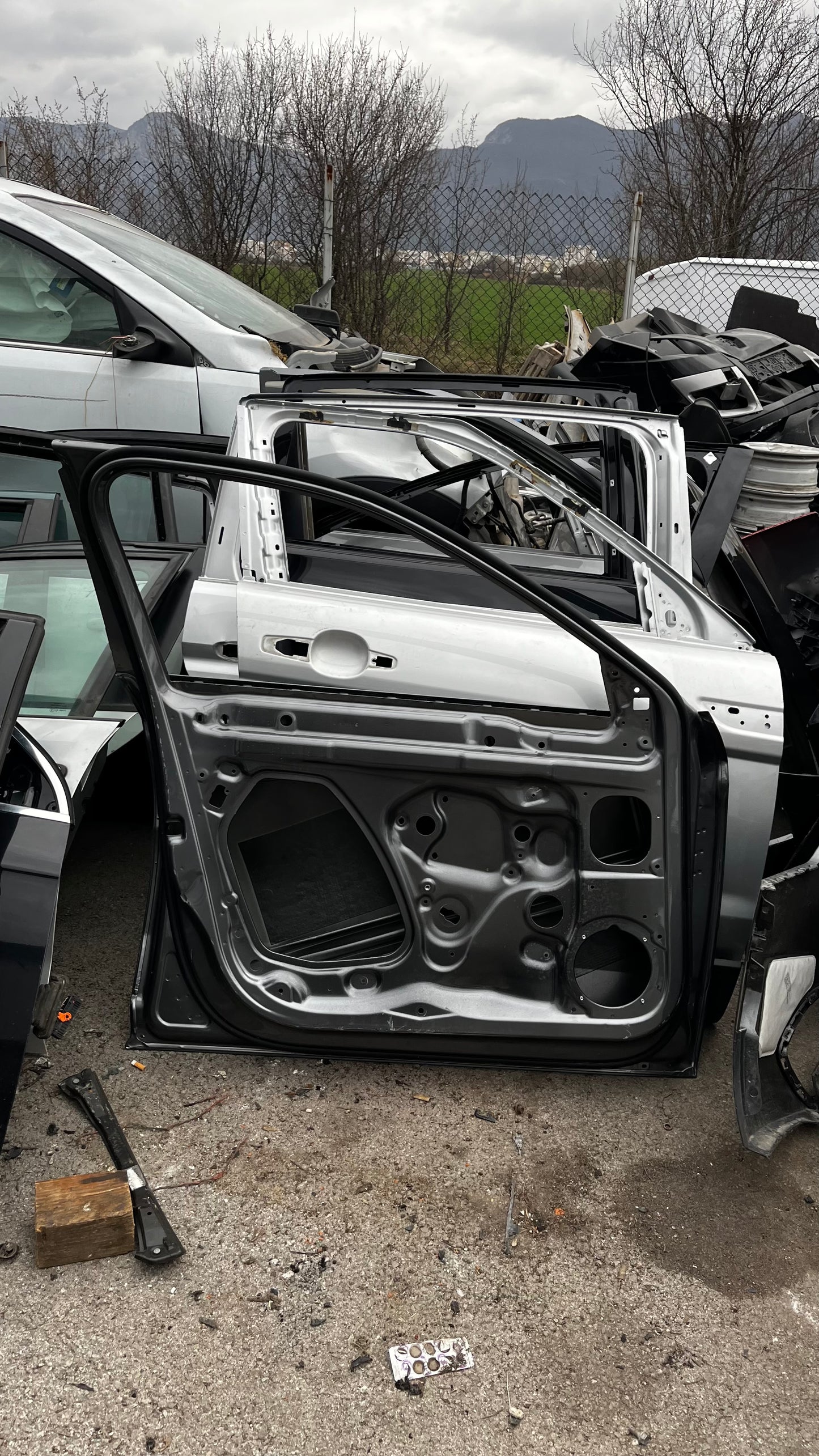 Skoda Superb 3 предна лява врата
