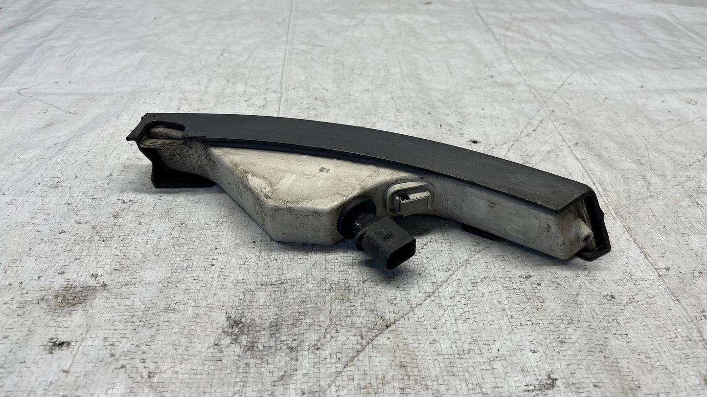 Volkswagen Passat B6 мигач