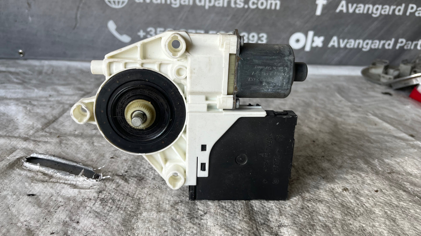 Volkswagen Golf 6 2008- моторче за предно дясно стъкло