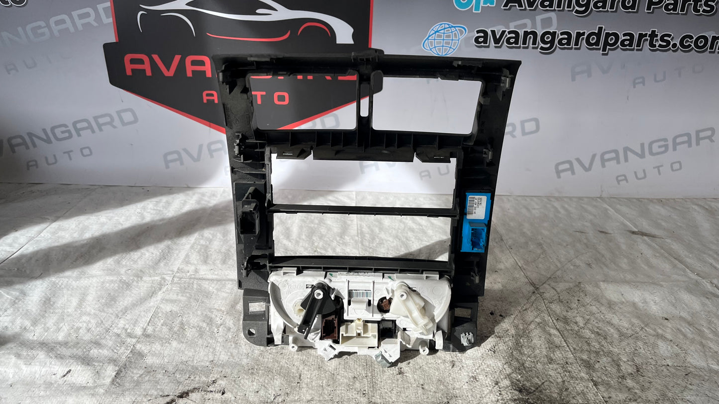 Peugeot Expert 13- централна конзола с климатик