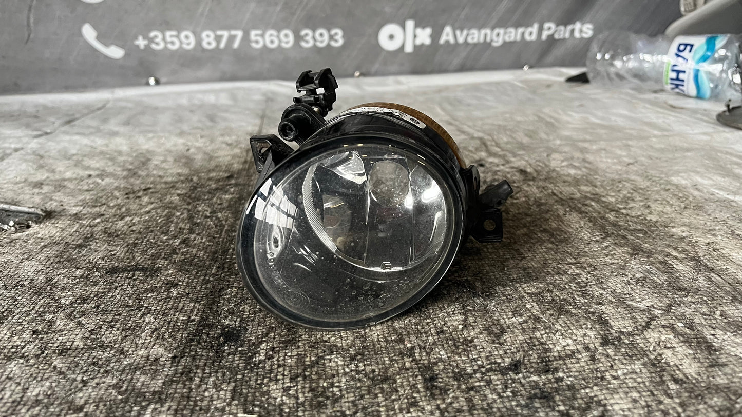Volkswagen Golf 5 десен халоген